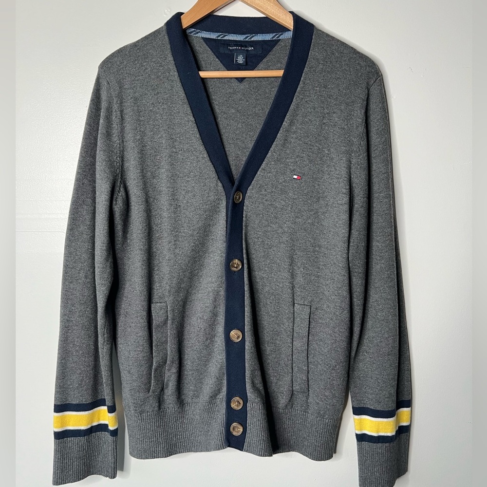 Tommy Hilfiger V-Neck Preppy Gray Cardigan, L